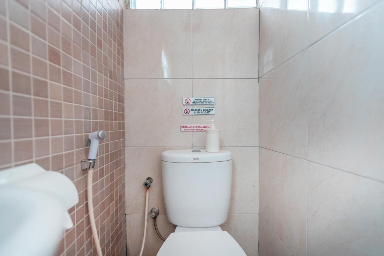Spot On 2033 Kayumanis Homestay Syariah Jakarta Exteriér fotografie
