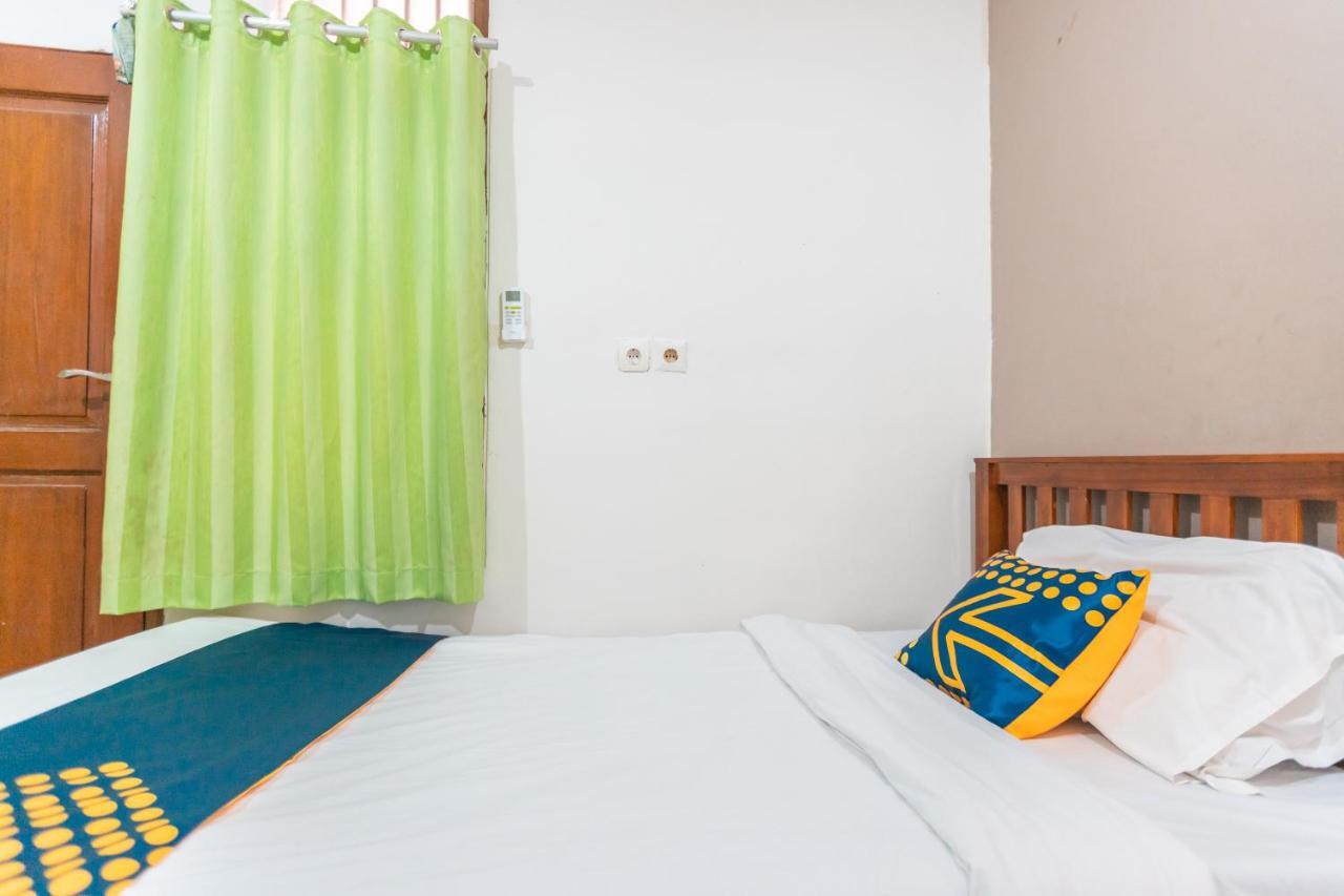 Spot On 2033 Kayumanis Homestay Syariah Jakarta Exteriér fotografie